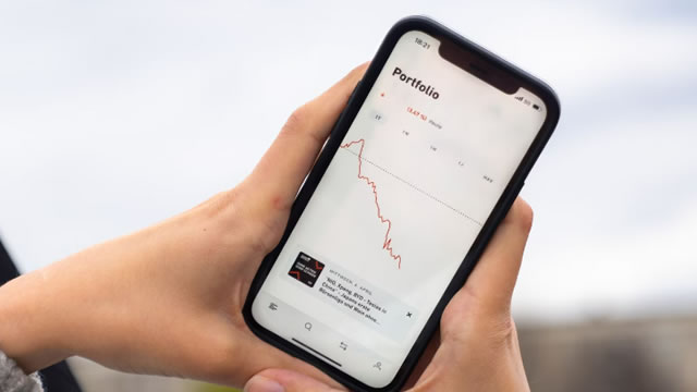 Nasdaq snaps 6-day win streak, Robinhood's chief brokerage officer on retail trading amid volatility