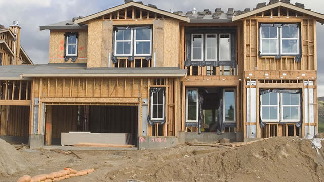 Homebuilder Stocks Buck Market Selloff as Mortgage Rates Drop