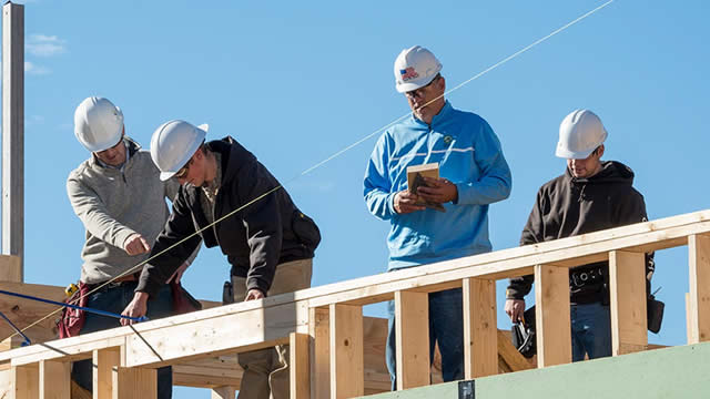 Buy homebuilder stocks, when sentiment is lousy, says Smead Capital's Bill Smead